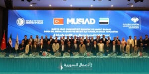 وزير الاقتصاد السوري يلتقي ممثلي جمعية “الموصياد” التركية في إسطنبول لتعزيز شراكة استراتيجية لإعادة إعمار سوريا