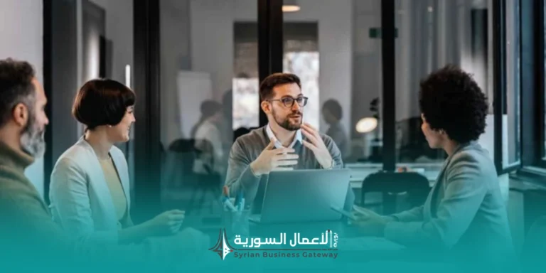 كيف يساعد خبير الإدارة الشركات على تحسين تنظيمها وأدائها؟